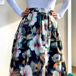 Pleated midi skirt , waist high, flower pattern